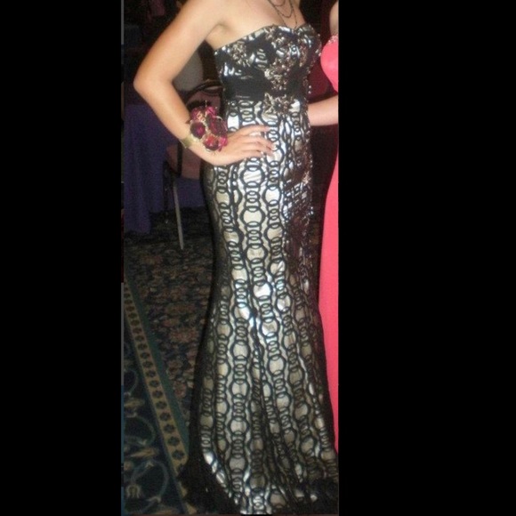 black and gold prom dress - Picture 1 of 2